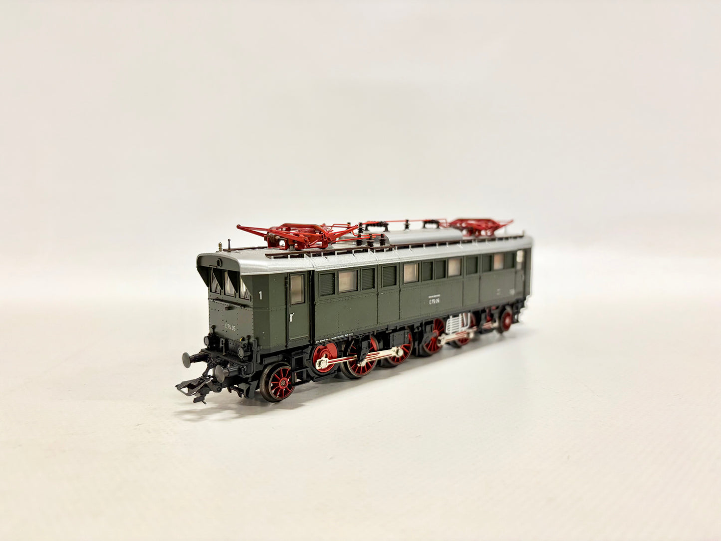 Märklin 34750 Digital E-Lok E 75 05 DB AC H0 BASTLER