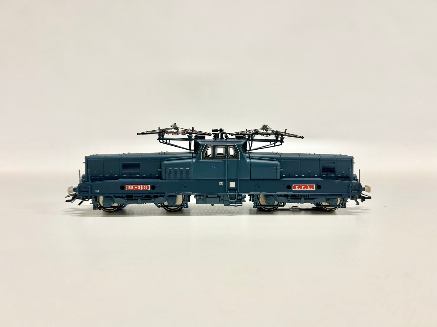 Märklin 37331 Digital SNCF E-Lok "Bügeleisen" H0