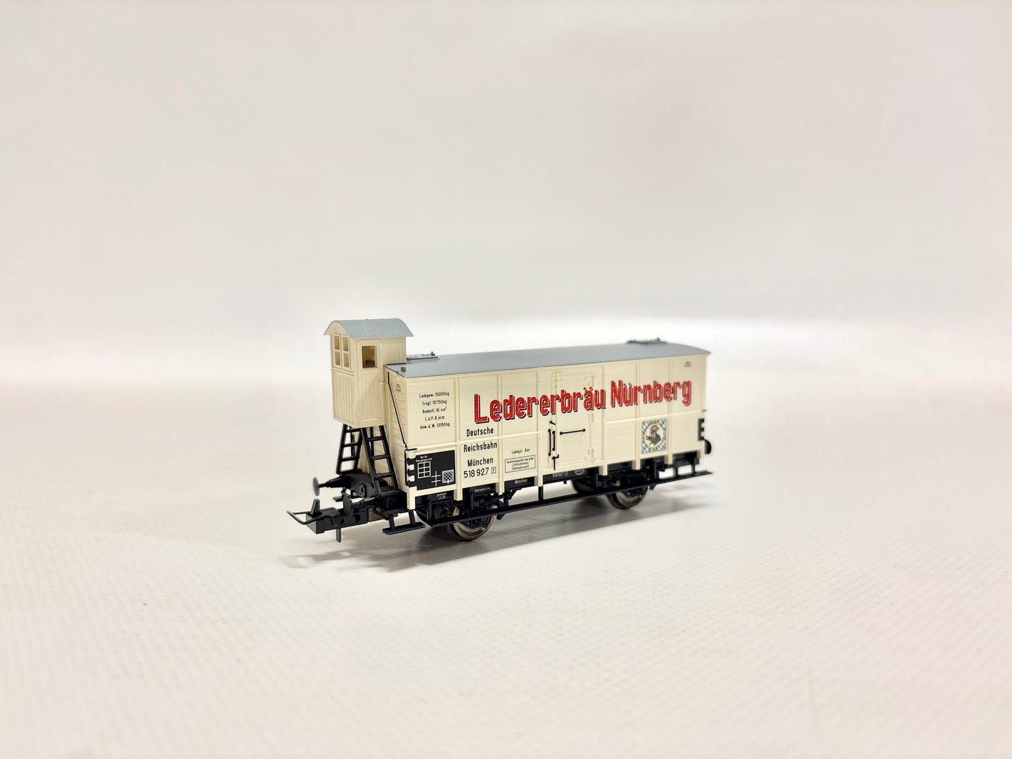 Trix 23927 Gedeckter Güterwagen mit Bremserhaus Ledererbräu DR DC H0