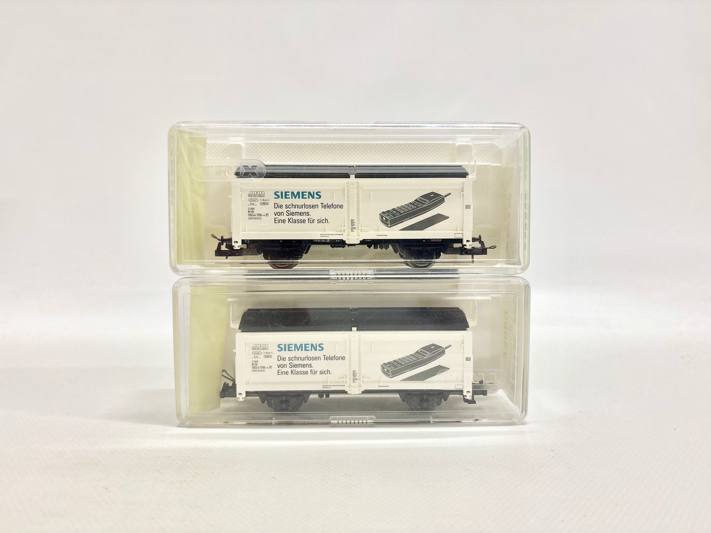 Trix 23880 2x Güterwagen "Siemens" DB DC H0