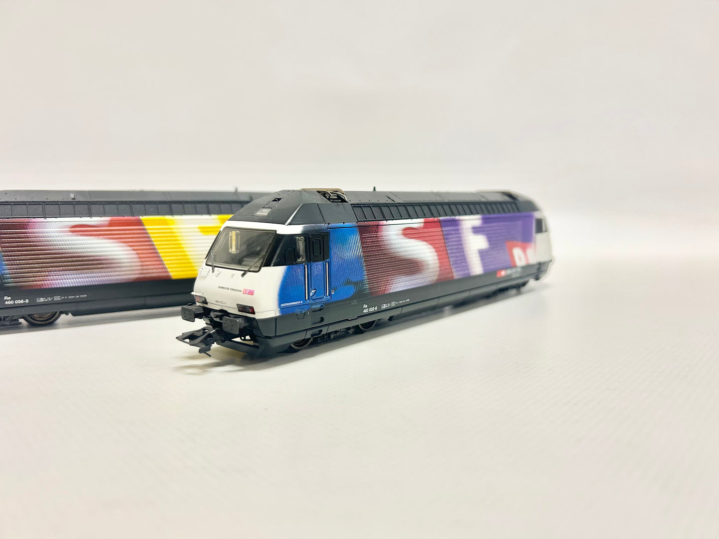 Märklin 34618 Digital E-Lok Doppelpackung Re 460 "Schweizer Fernsehn" SBB AC H0