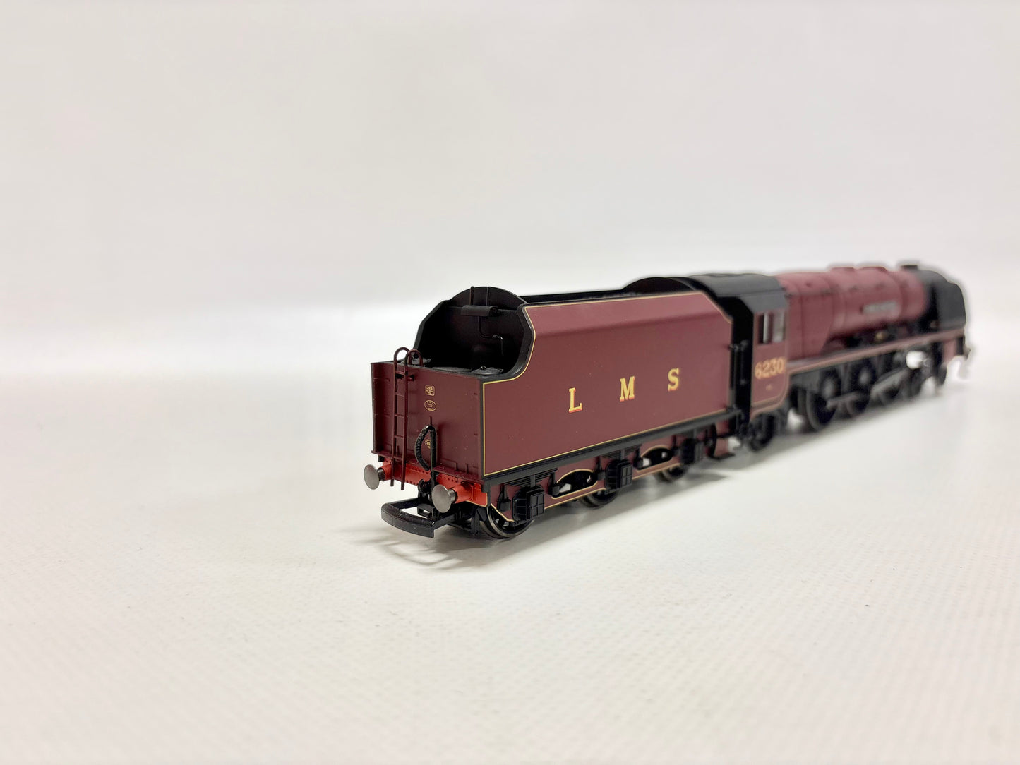 Hornby R2230 Dampflok "Duchess of Buccleuch" LMS DC H0