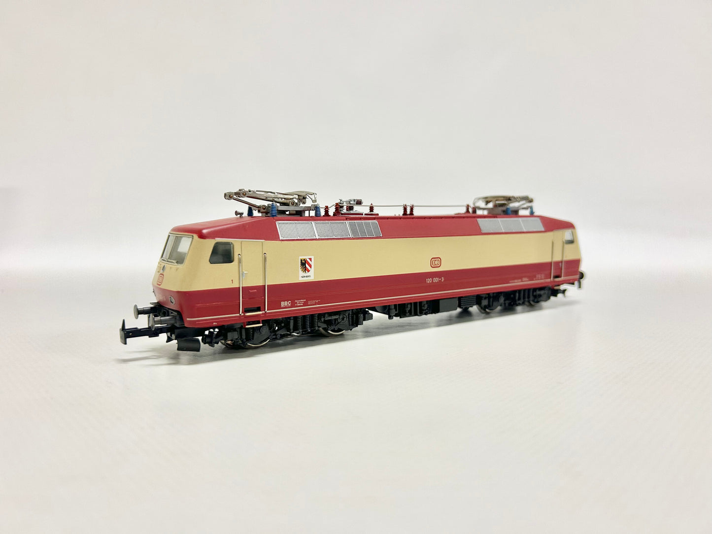 Märklin 3153 E-Lok Br 120 001-3 DB AC H0