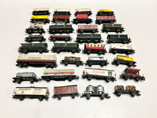 Märklin 31x Güter- und Personenwagen Konvolut H0