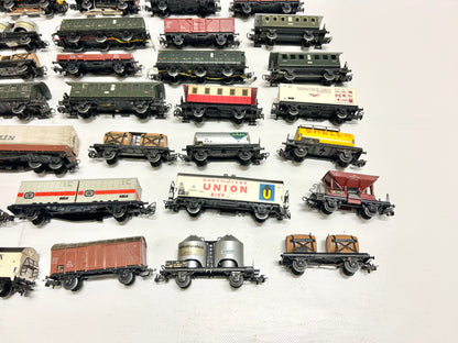 Märklin 31x Güter- und Personenwagen Konvolut H0