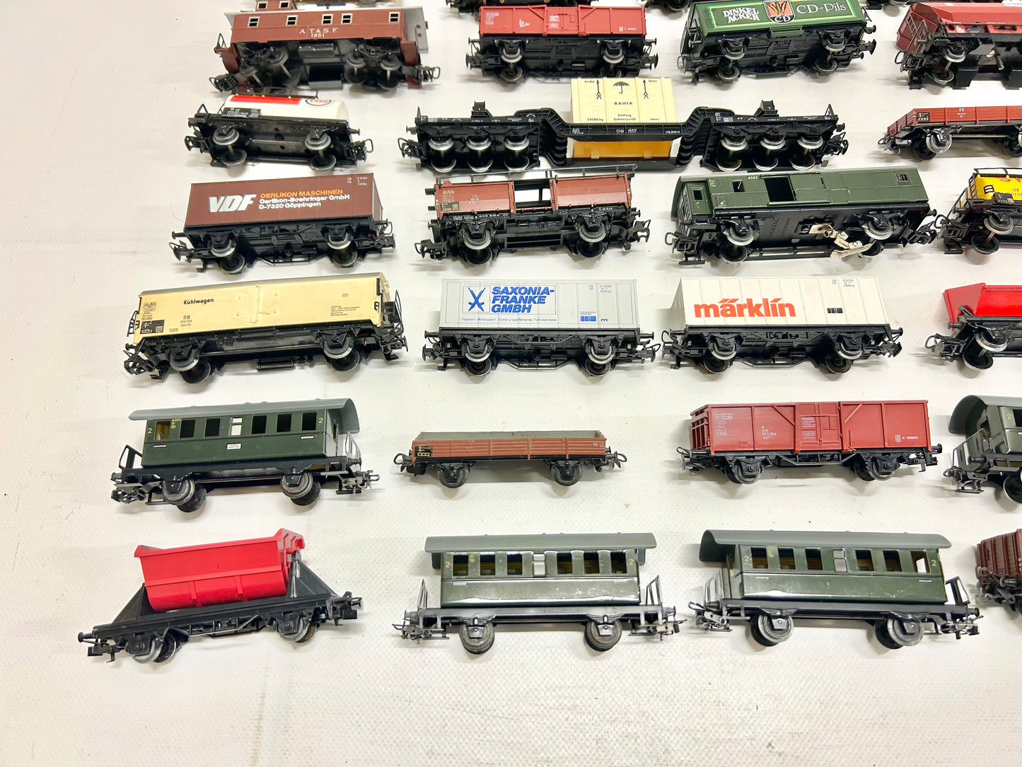 Märklin 31x Güter- und Personenwagen Konvolut H0