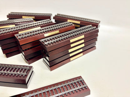 Märklin 33x Präsentationssockel für Museumswagen