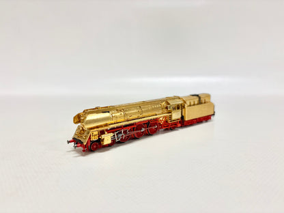 Arnold Dampflok Br 01 vergoldet Standmodell DR Spur N