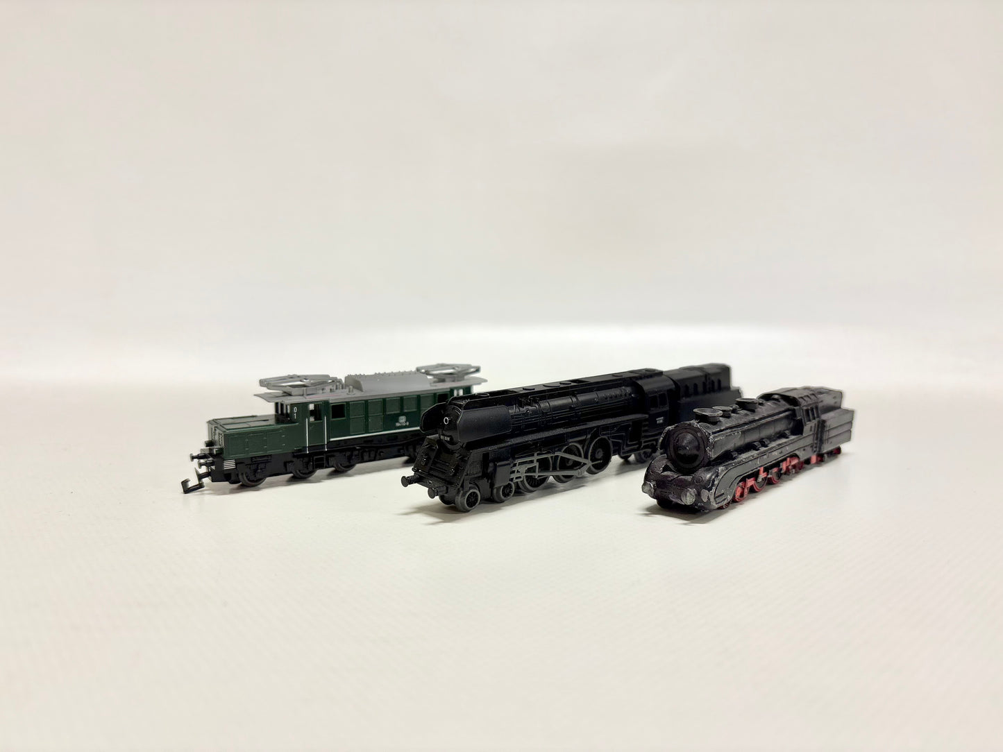 Spur N 3x Lokomotiven Standmodelle