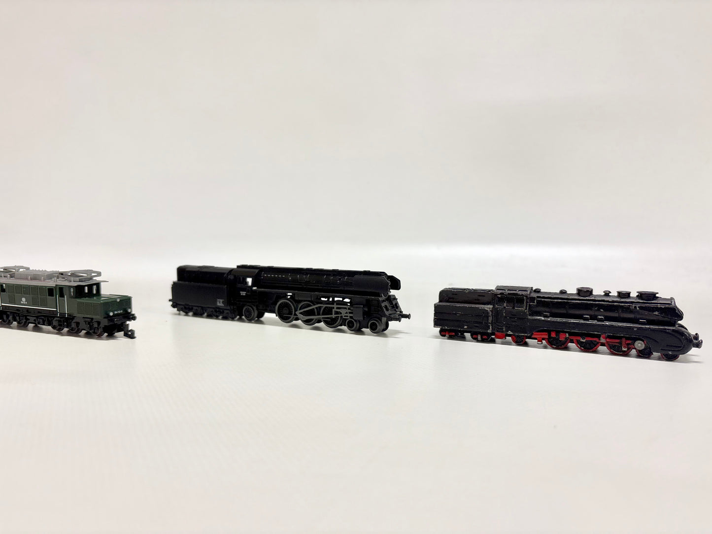Spur N 3x Lokomotiven Standmodelle