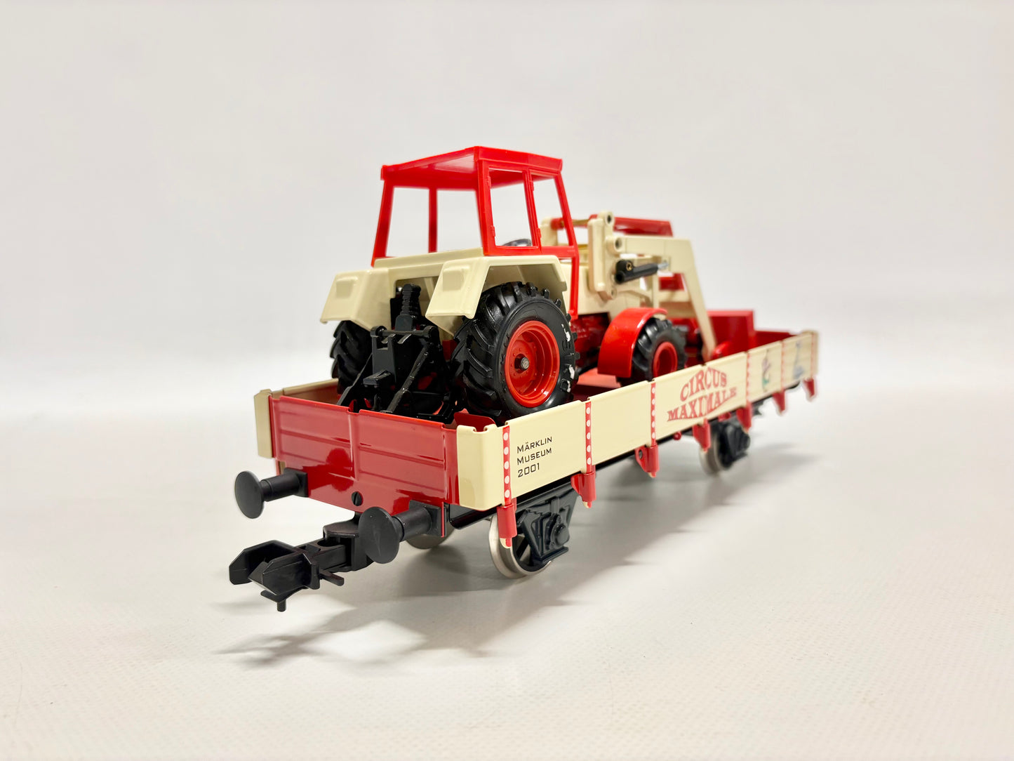 Märklin Maxi Museum 2001 Circus Maximale Niederbordwagen mit Traktor Fendet Spur 1