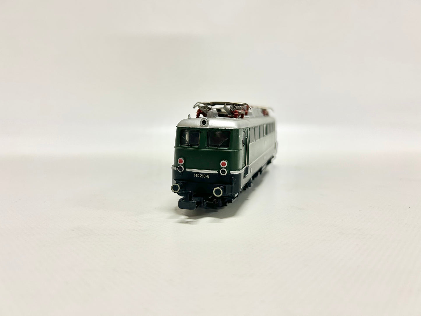 Märklin 3040 E-Lok Br 140 210-6 DB AC H0