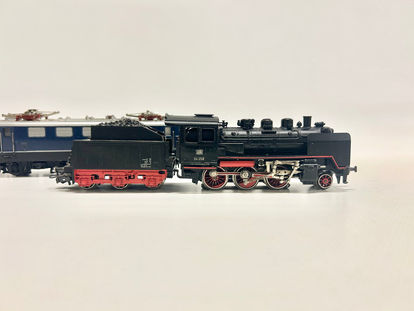 Märklin 3021 3034 3003 3x Lokomotiven Dampflok Diesellok E-Lok H0