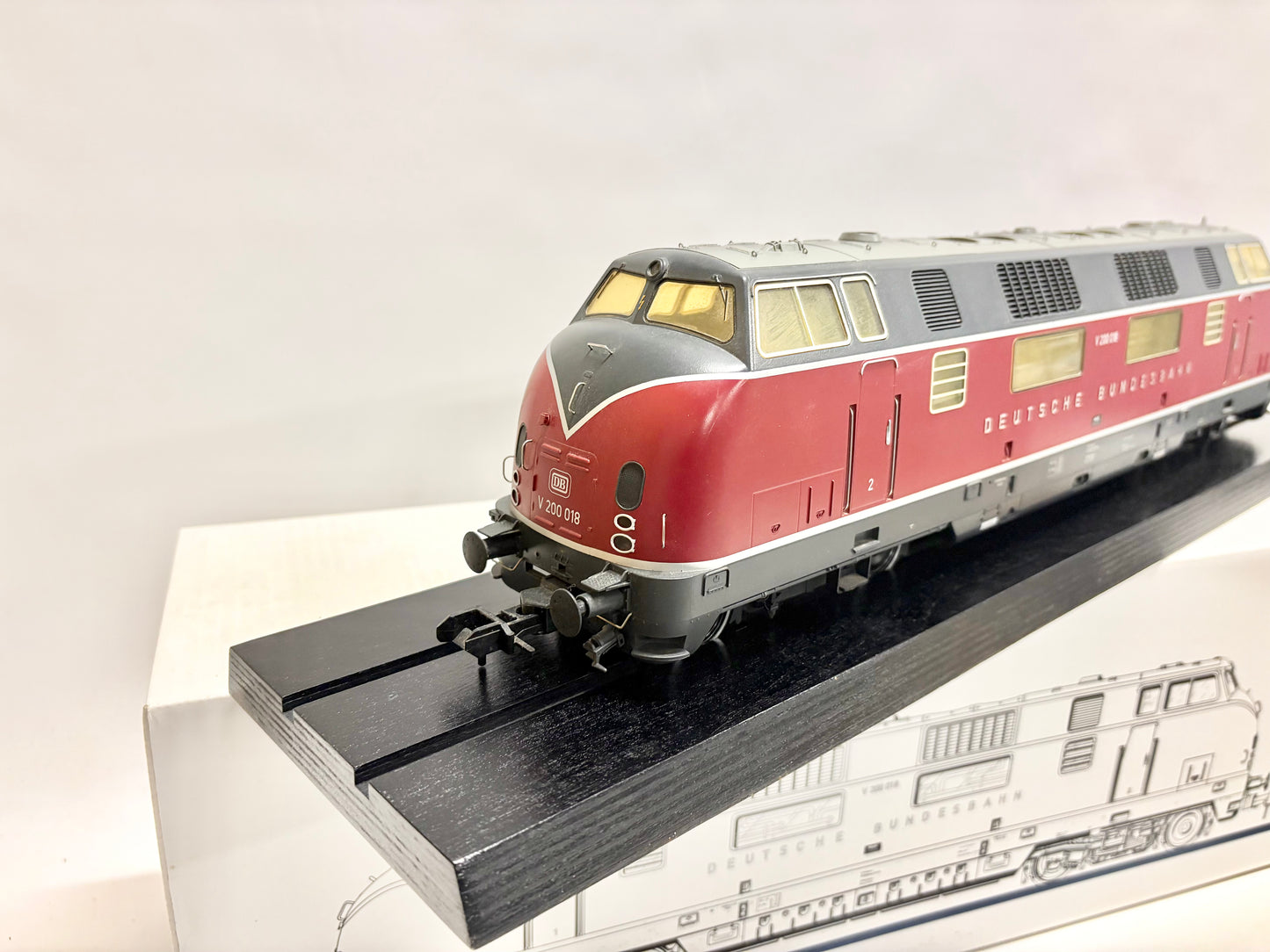 Märklin 55802 Digital + Sound Diesellok V200 018 DB Spur 1