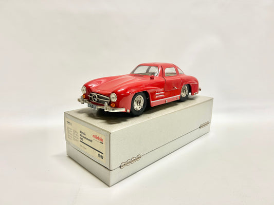 Märklin 1092 Mercedes-Benz 300SL with clockwork drive