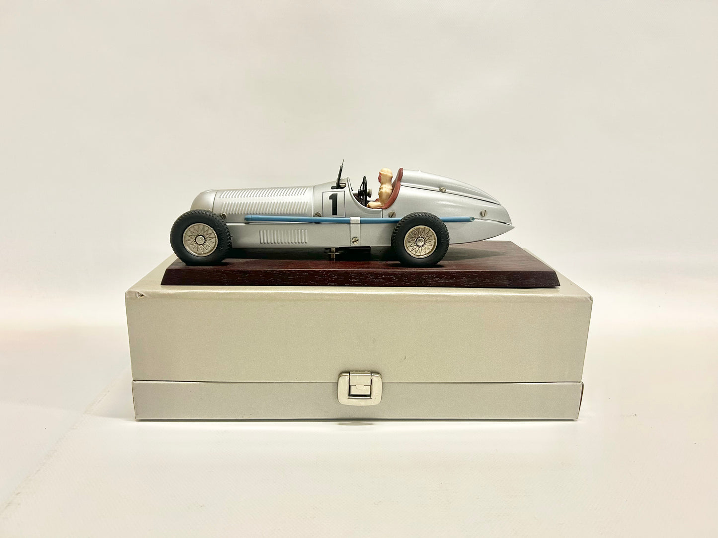 Märklin W 154 "Silberpfeil" Mercedes-Benz Rennwagen mit Uhrwerkantrieb