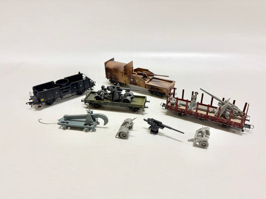 Güterwagen Konvolut mit Wehrmacht Geschützen DR