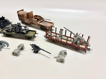 Güterwagen Konvolut mit Wehrmacht Geschützen DR