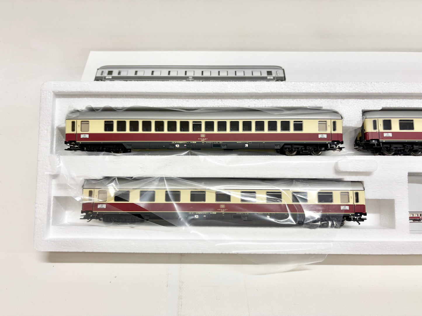 Märklin 43853 Wagen-Set Schnellzugwagen "Helvetia" Personenwagen mit Innenbeleuchtung DB AC H0