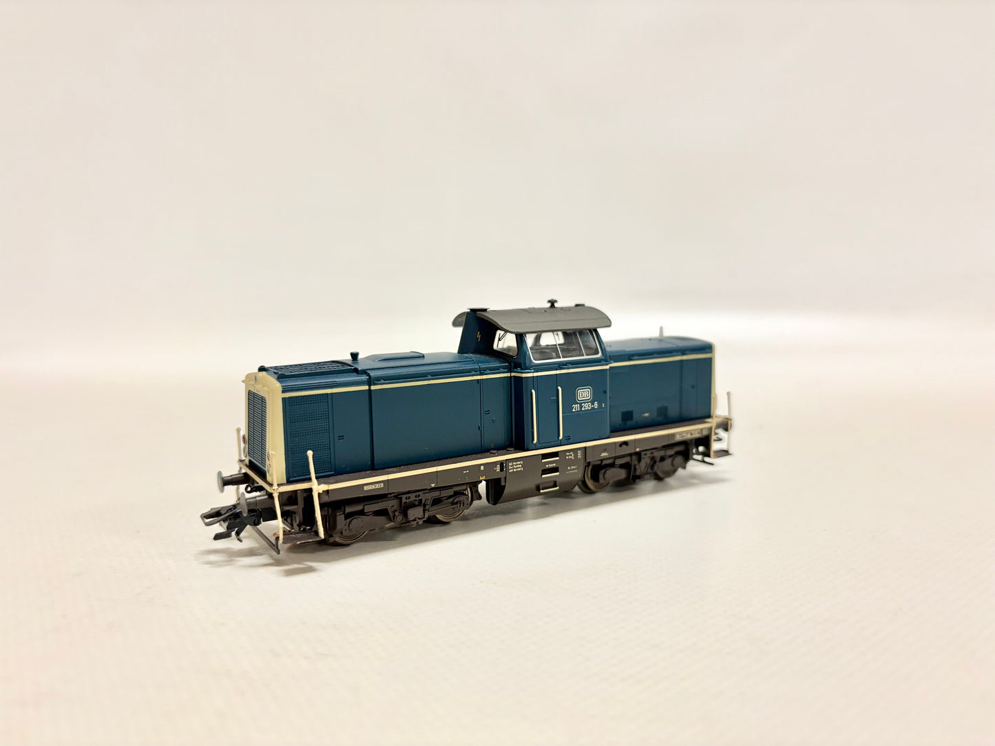 Märklin 37002 Mfx-Digital + Sound Diesellok Br 211 293-6 DB AC H0