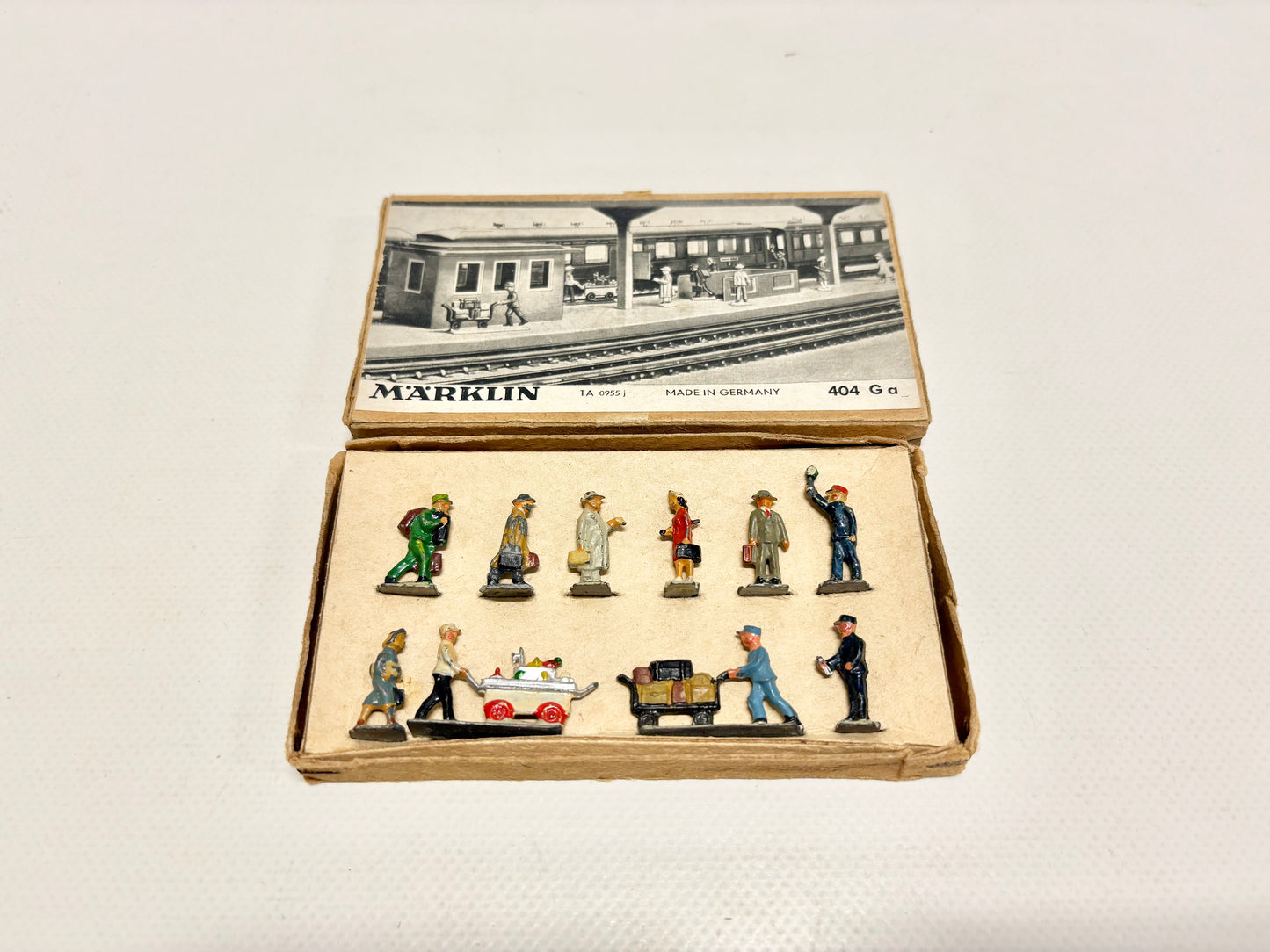 Märklin 404 Ga Zinnfiguren Reisende und Bahnpersonal H0