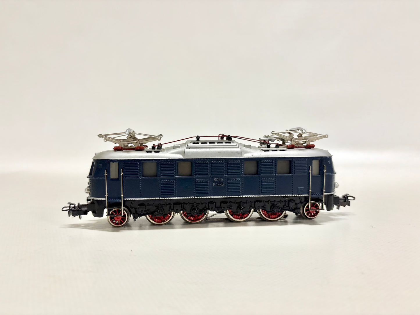Märklin 3023 E-Lok E18 35 DB AC H0