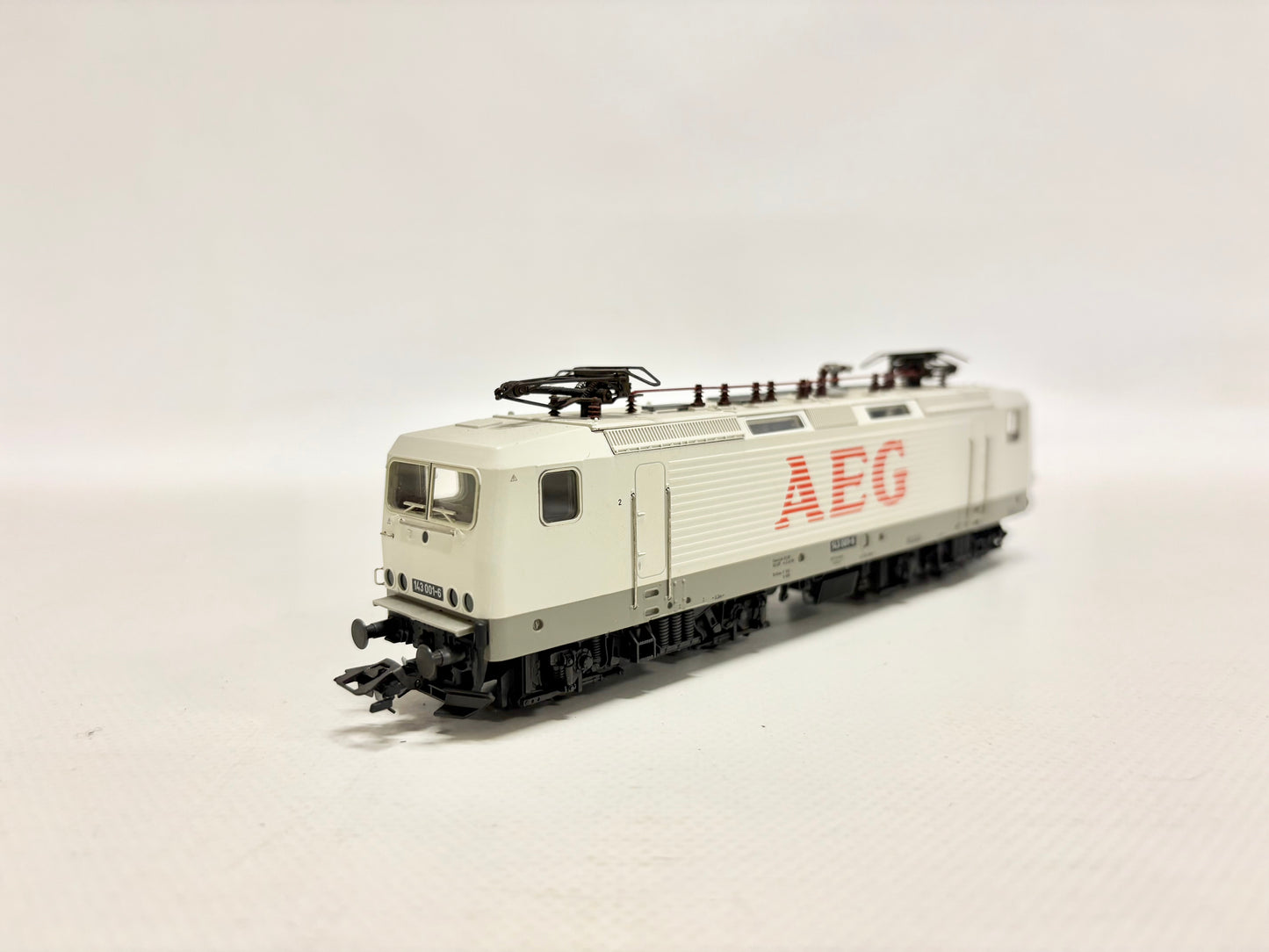 Märklin 3441 Digital E-Lok Br 143 001-6 DR AC H0