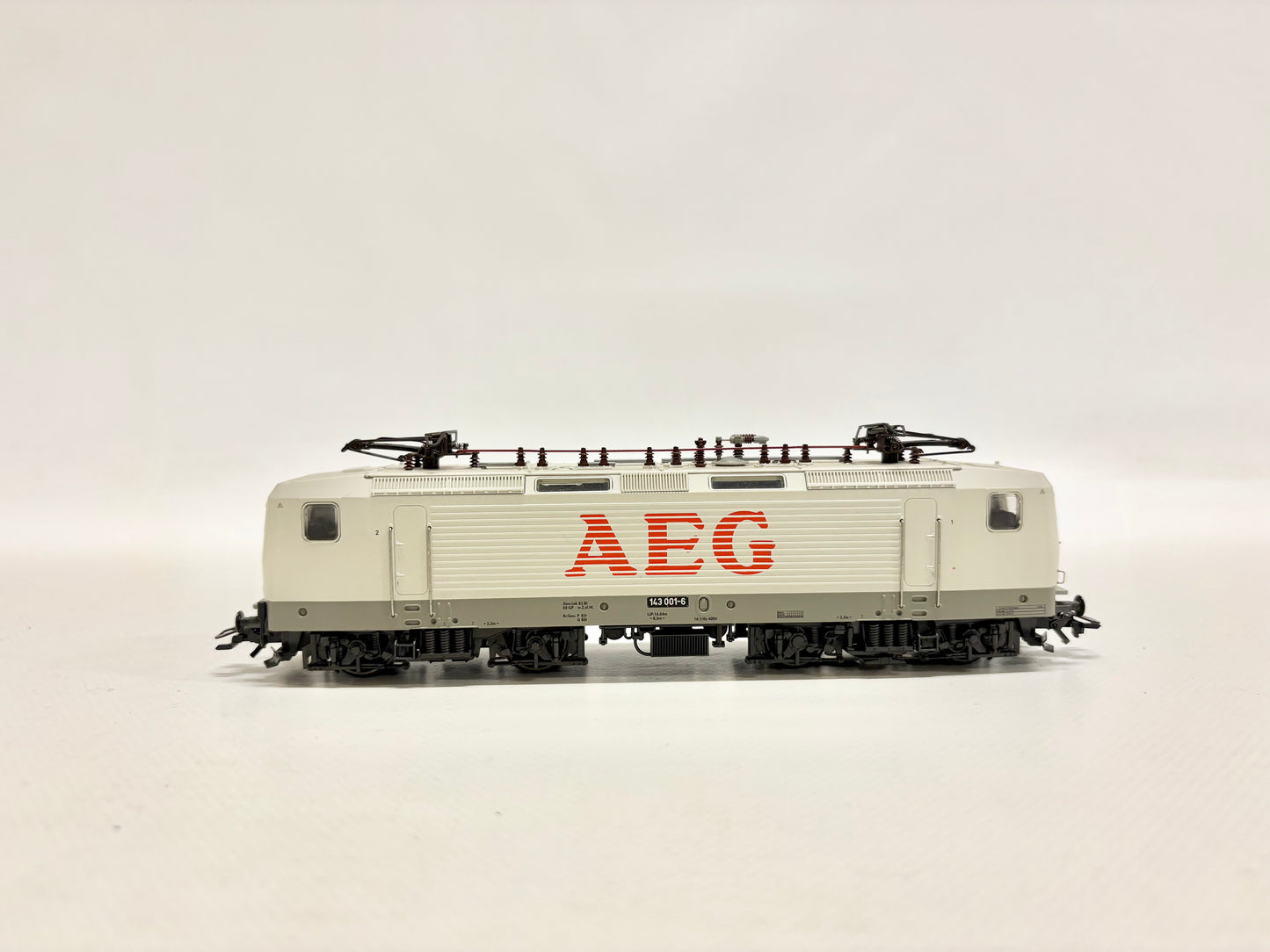 Märklin 3441 Digital E-Lok Br 143 001-6 DR AC H0