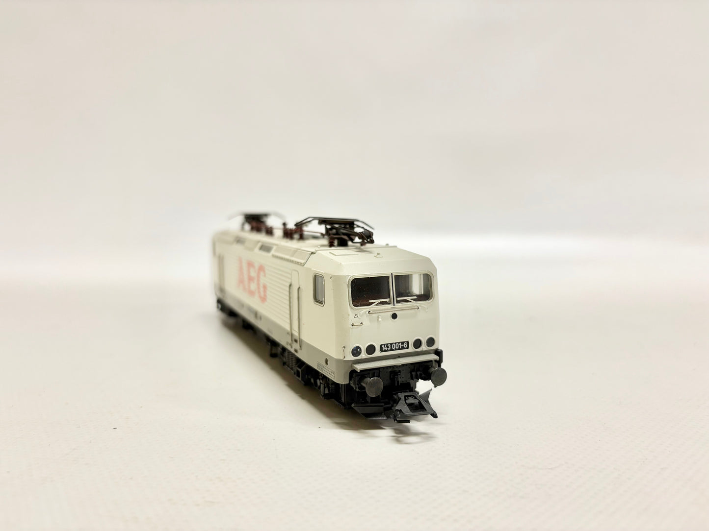 Märklin 3441 Digital E-Lok Br 143 001-6 DR AC H0