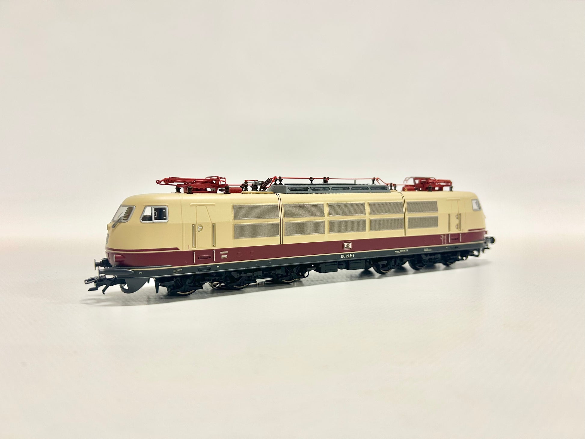 Märklin 39170 Mfx+ Digital + Sound Br 103 Electric Locomotive H0 Märklin 39170 Mfx+ Digital + Sound Br 103 Electric Locomotive H0