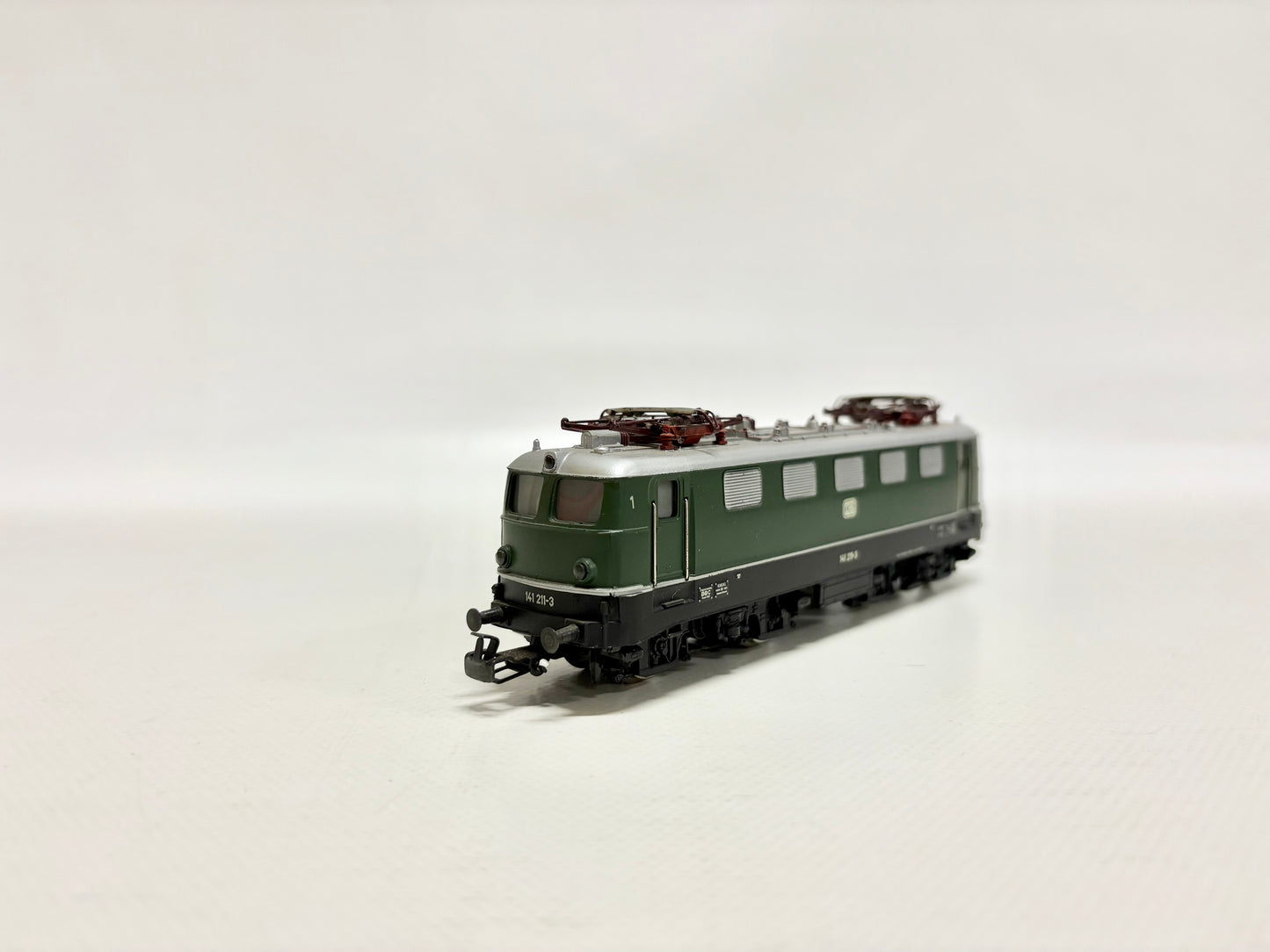 Märklin 3037 E-Lok Br 141 211-3 DB AC H0