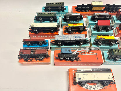 Märklin 19x Güter- & Personenwagen Konvolut H0