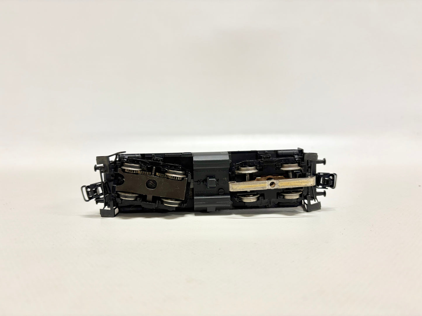 Märklin 3072 Diesellok Br 212 215-8 DB AC H0 BASTLER