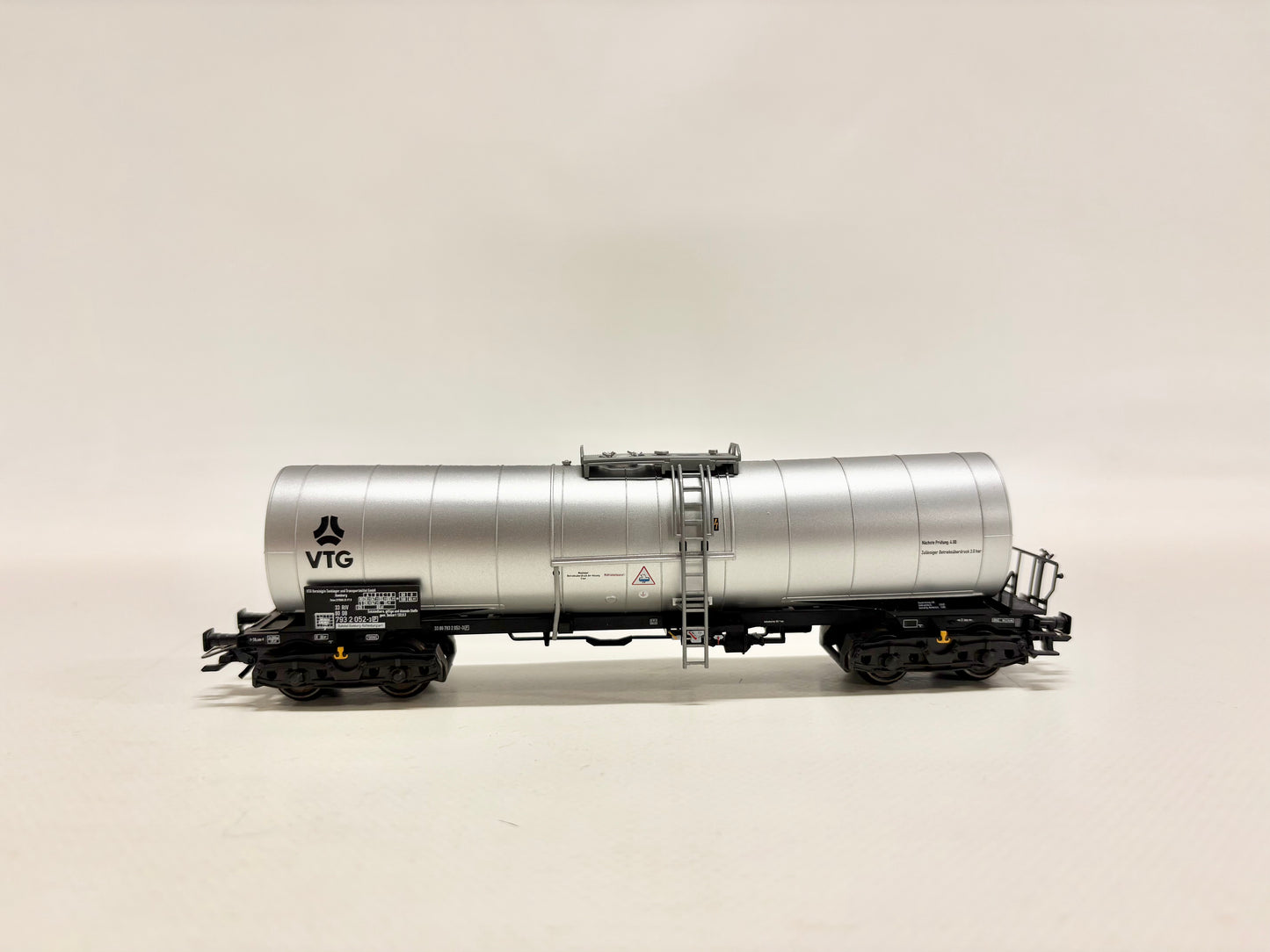 Märklin 2x Kesselwagen VTG DB AC H0