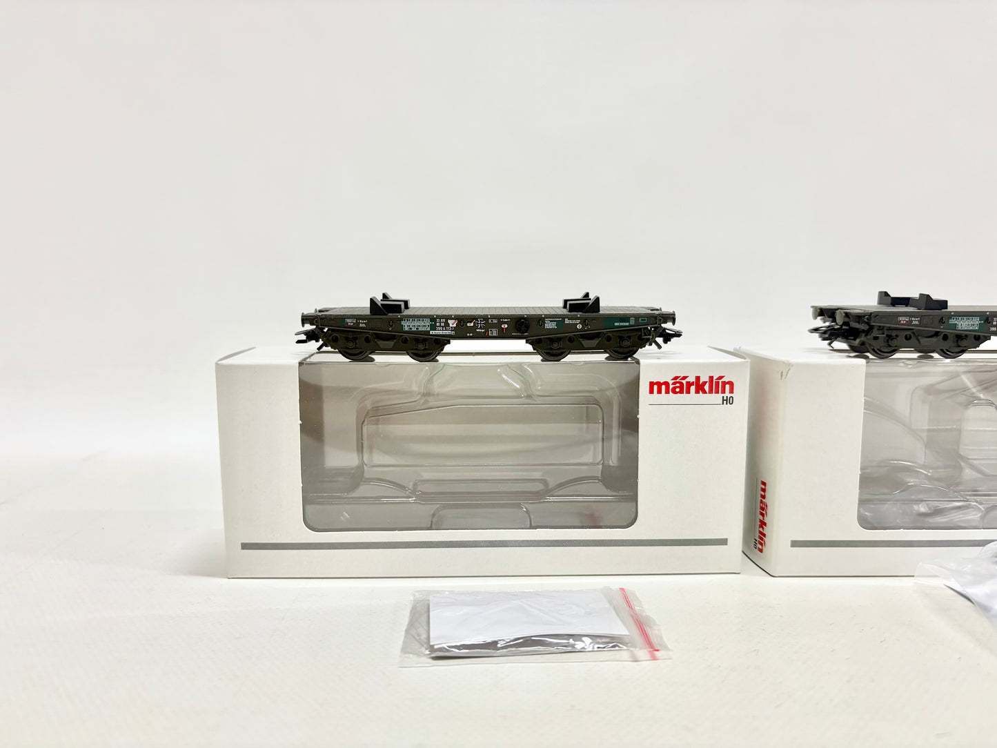 Märklin 48746 + 48748 Schwerlastwagen *ohne Ladung* Bundeswehr AC H0