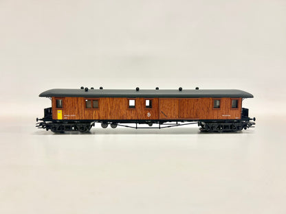 Märklin 4270 Schwedischer Gepäckwagen Holzwagen mit Innenbeleuchtug SJ AC H0