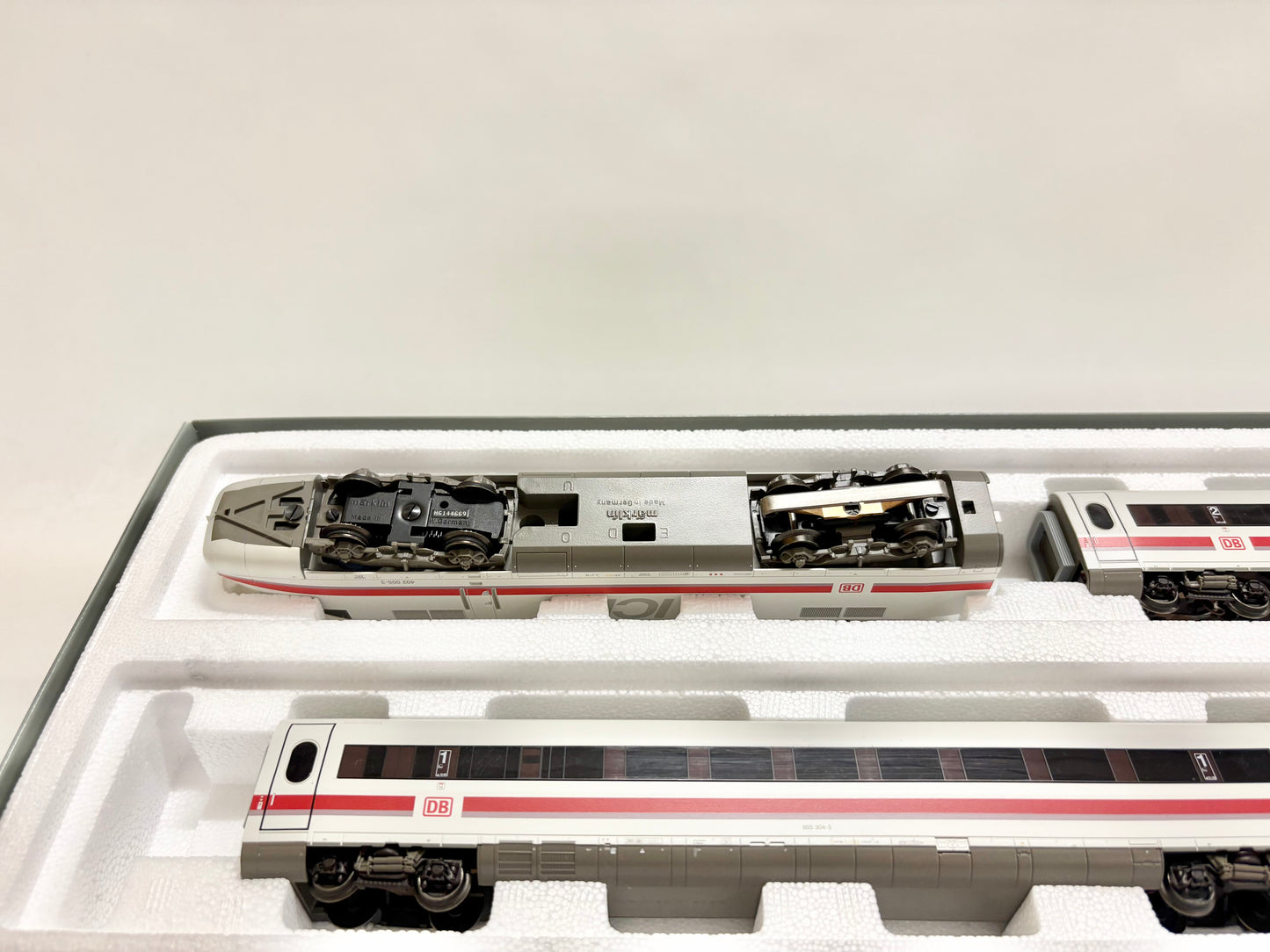 Märklin 37712 Digital InterCity-Express Br 402 ICE DB AC H0