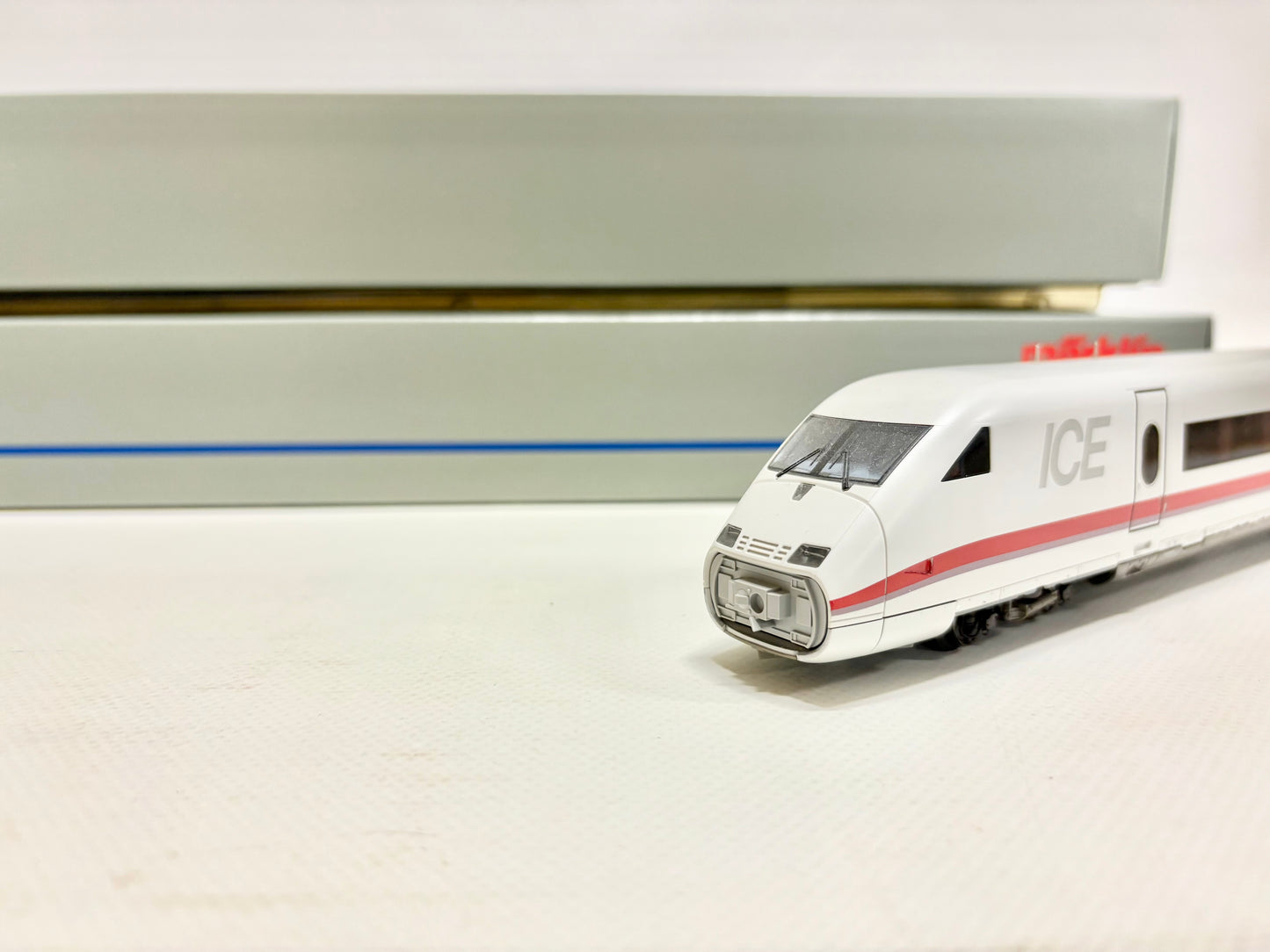 Märklin 37712 Digital InterCity-Express Br 402 ICE DB AC H0