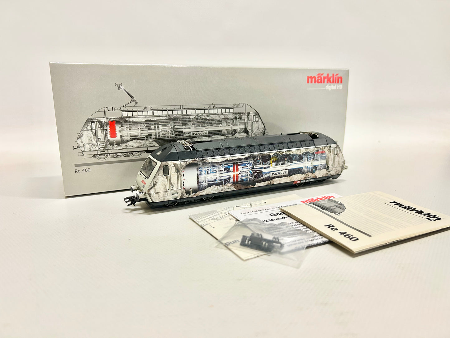 Märklin 39604 Digital SBB Re 460 electric locomotive H0
