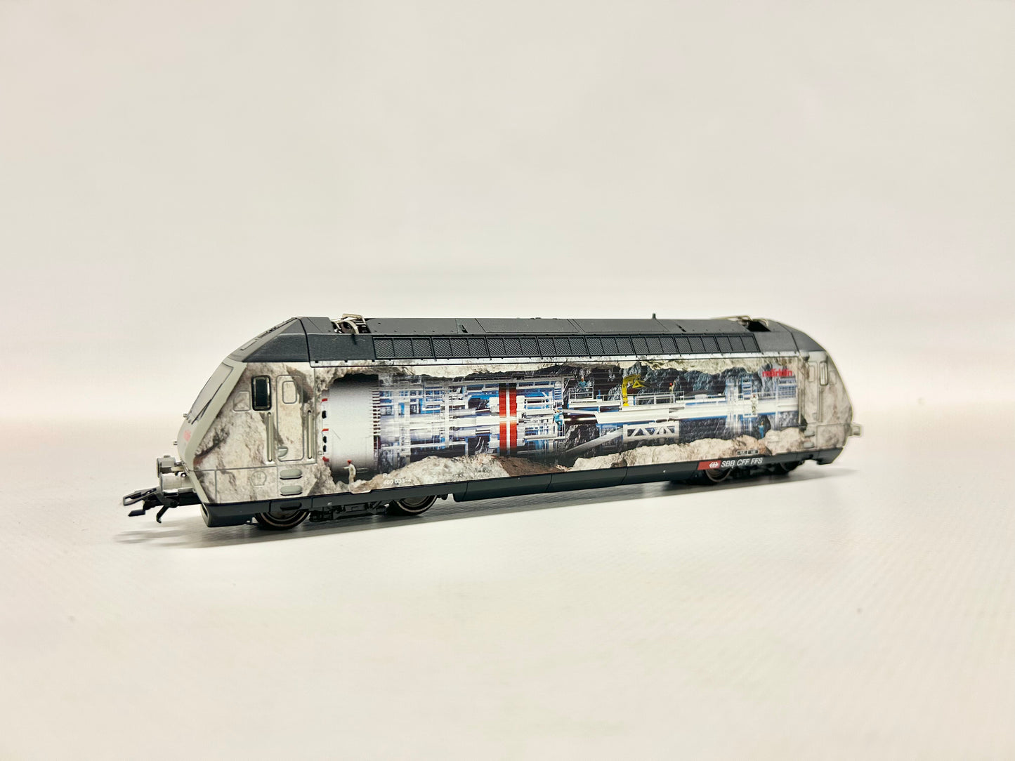 Märklin 39604 Digital SBB Re 460 electric locomotive H0
