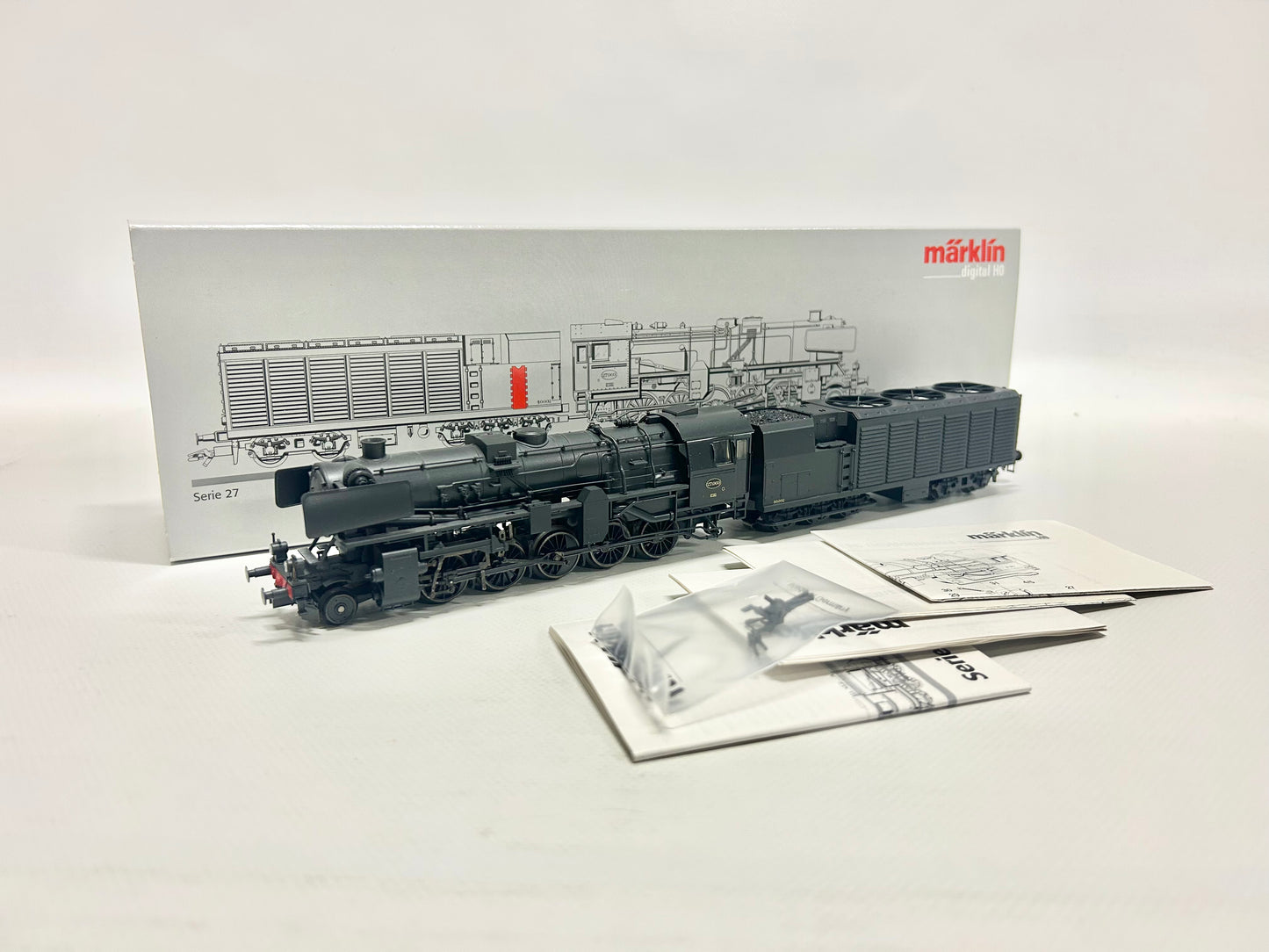 Märklin 37172 Digital Br 27.003 SNCB Dampflok mit Kondenstender H0