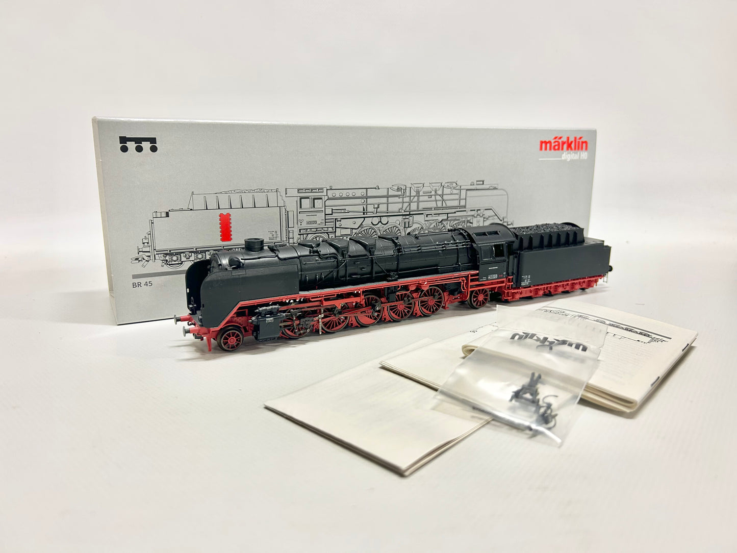 Märklin 37450 Digital + Sound Br 45 DB Dampflok H0