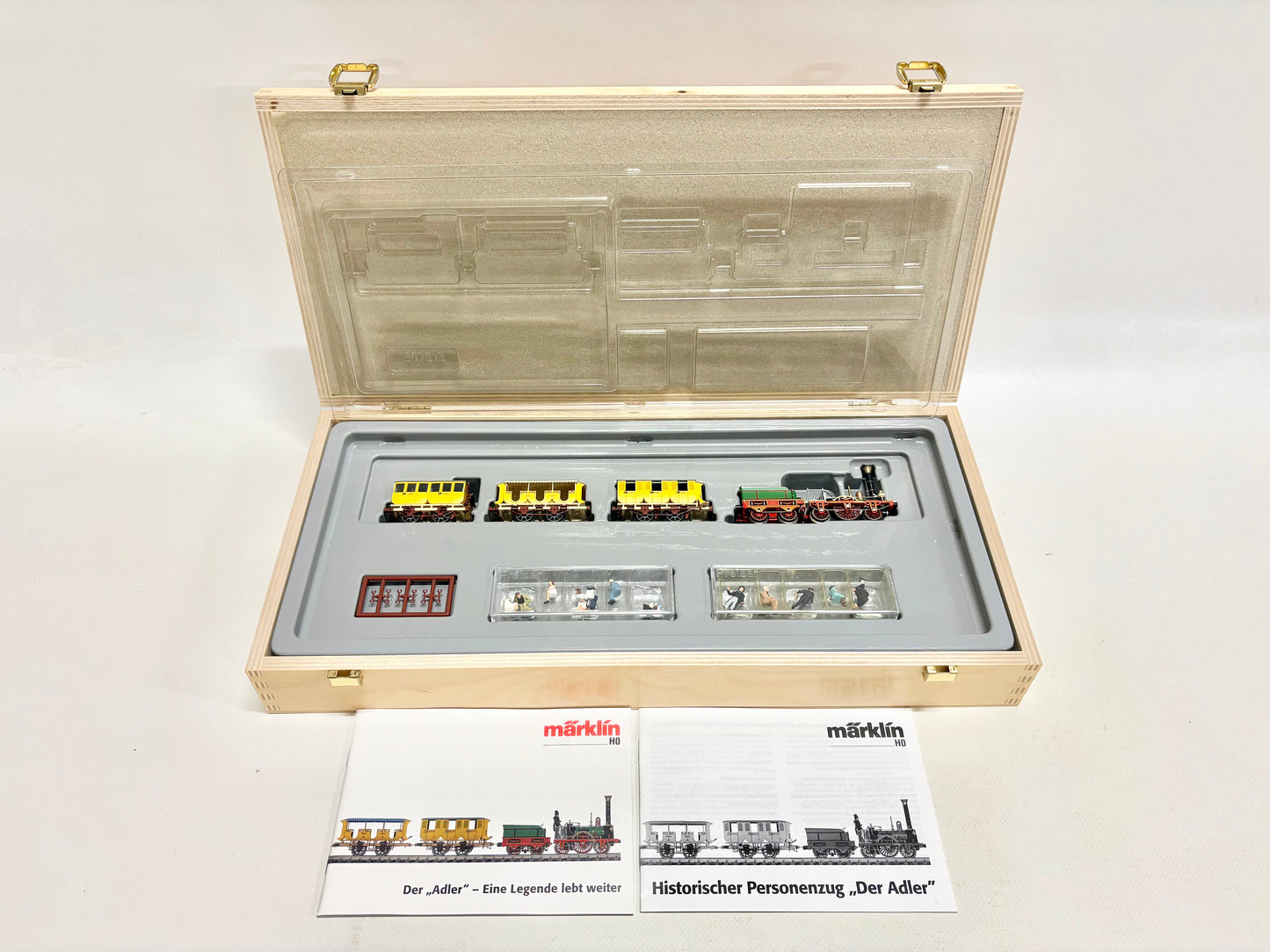 Märklin 26350 Digital Historischer Personenzug mit Dampflok "Adler" AC H0