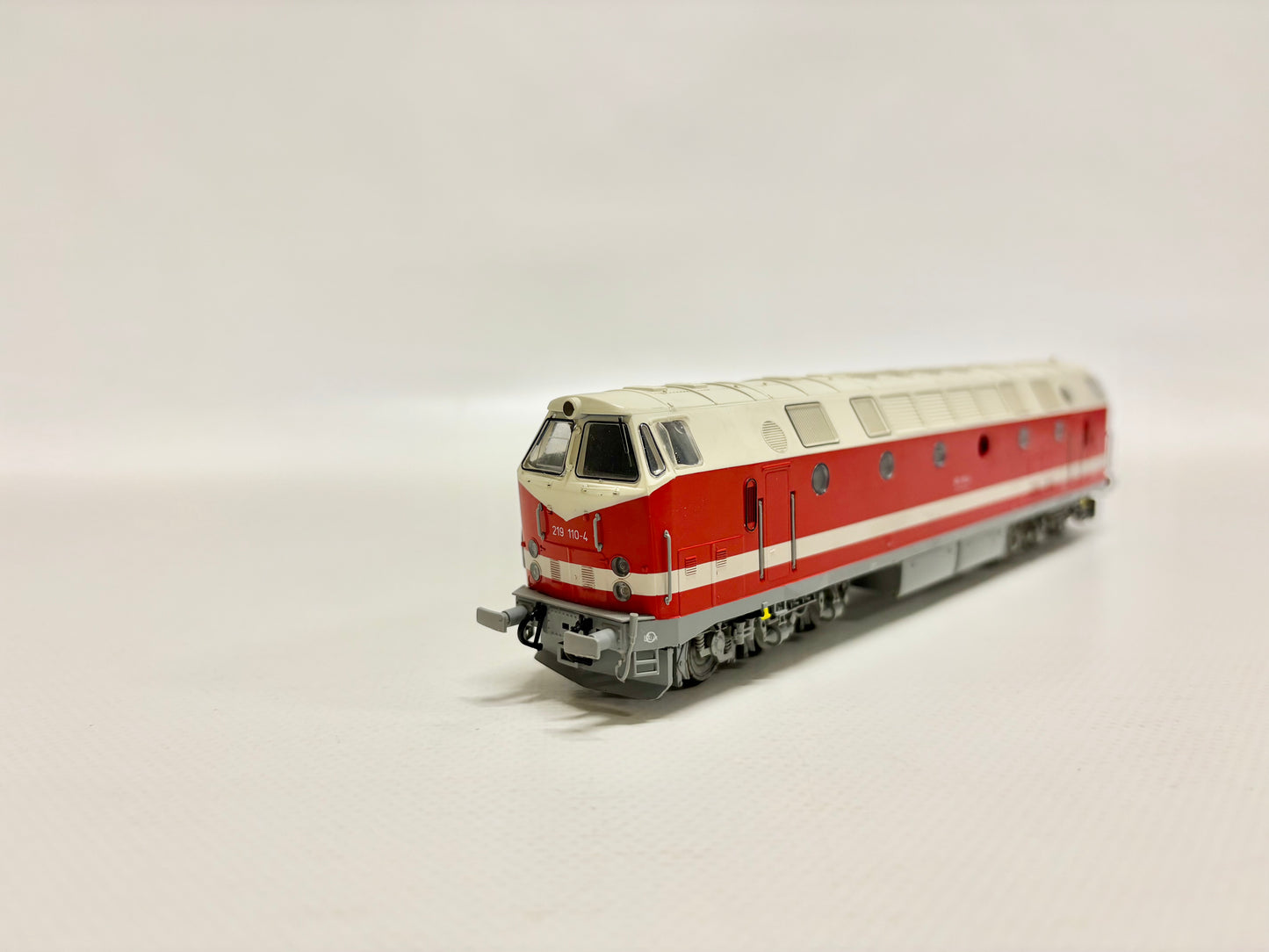 Gützold 33130 AC Diesellok Br 219 110 DR H0