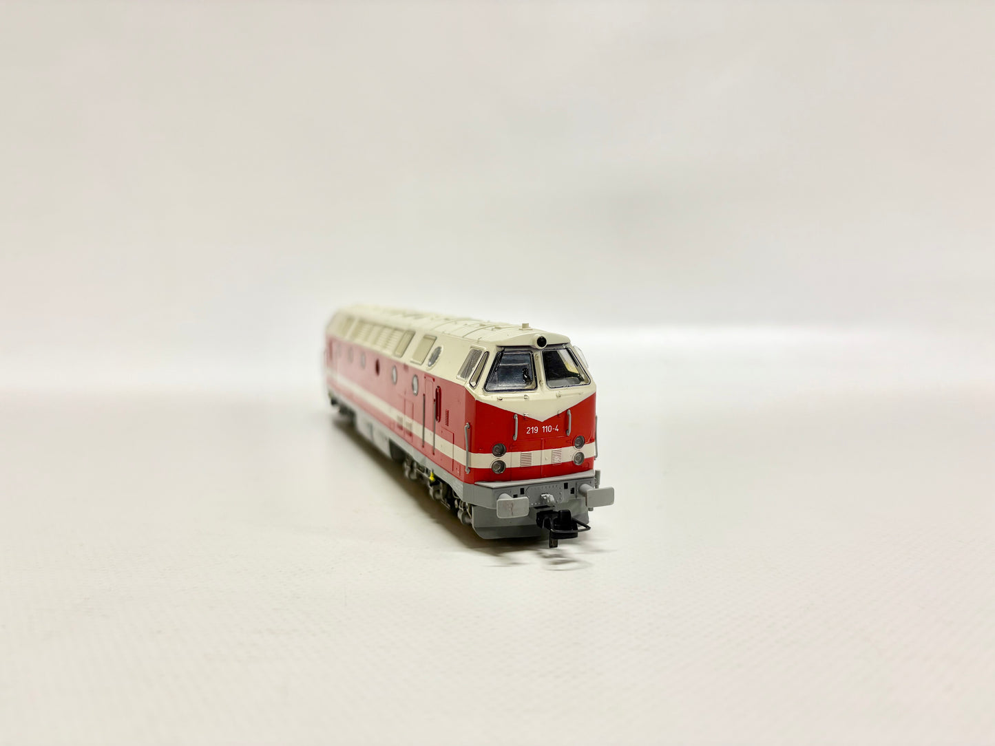 Gützold 33130 AC Diesellok Br 219 110 DR H0