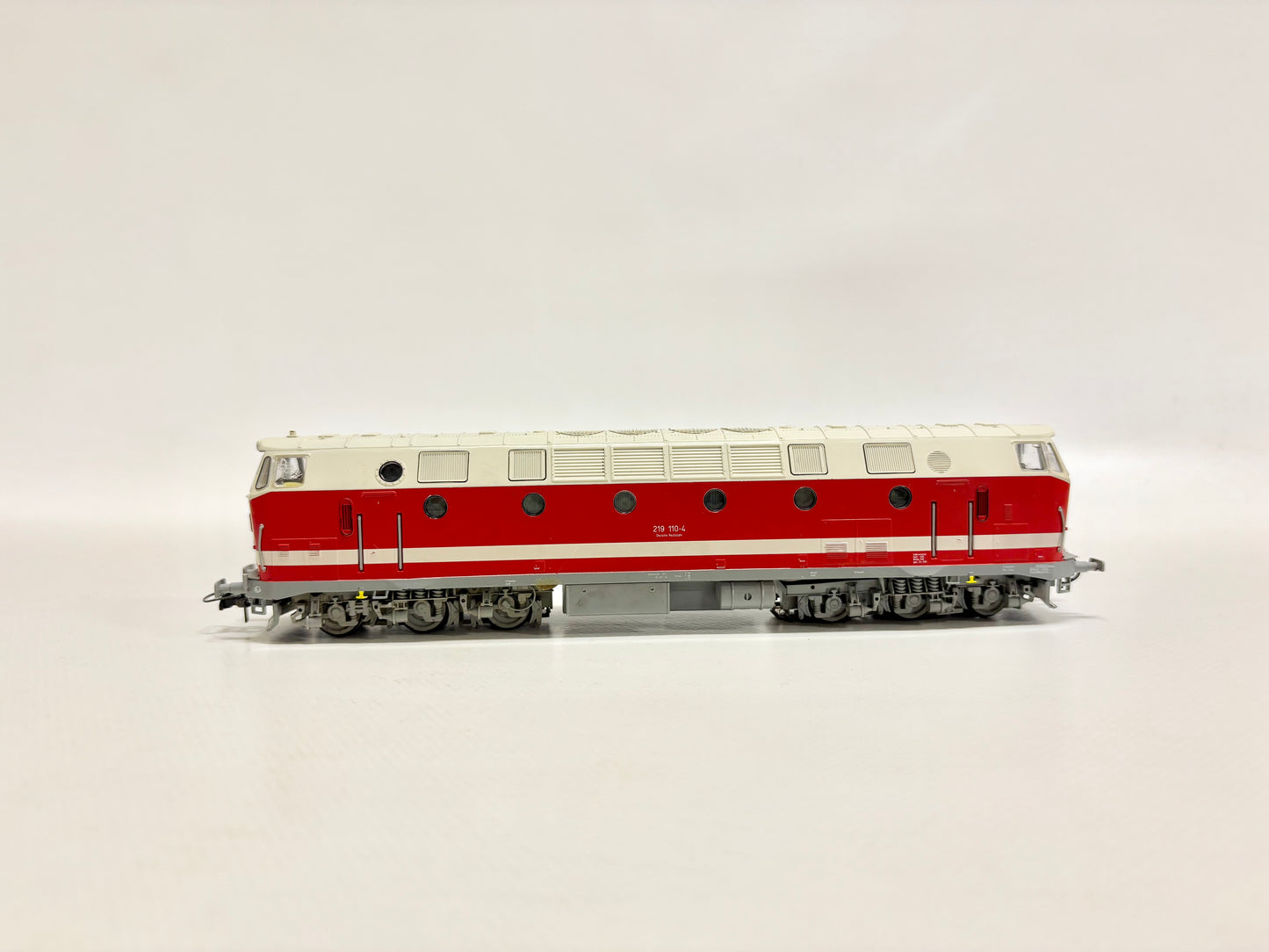 Gützold 33130 AC Diesellok Br 219 110 DR H0