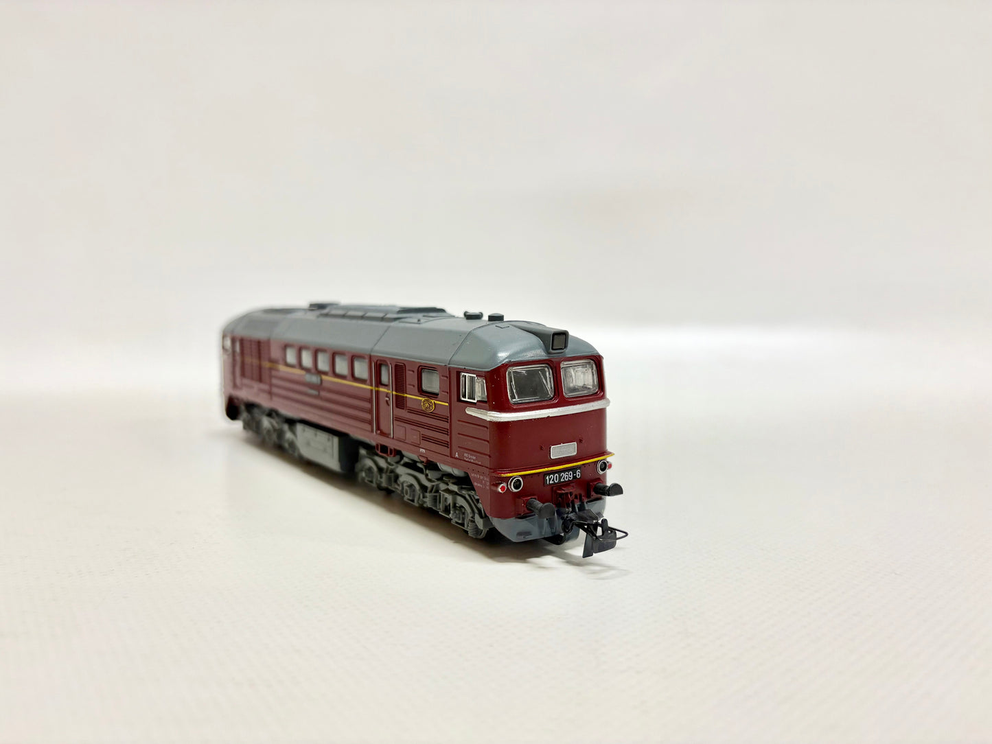 Gützold AC Diesellok EM 21 DR H0