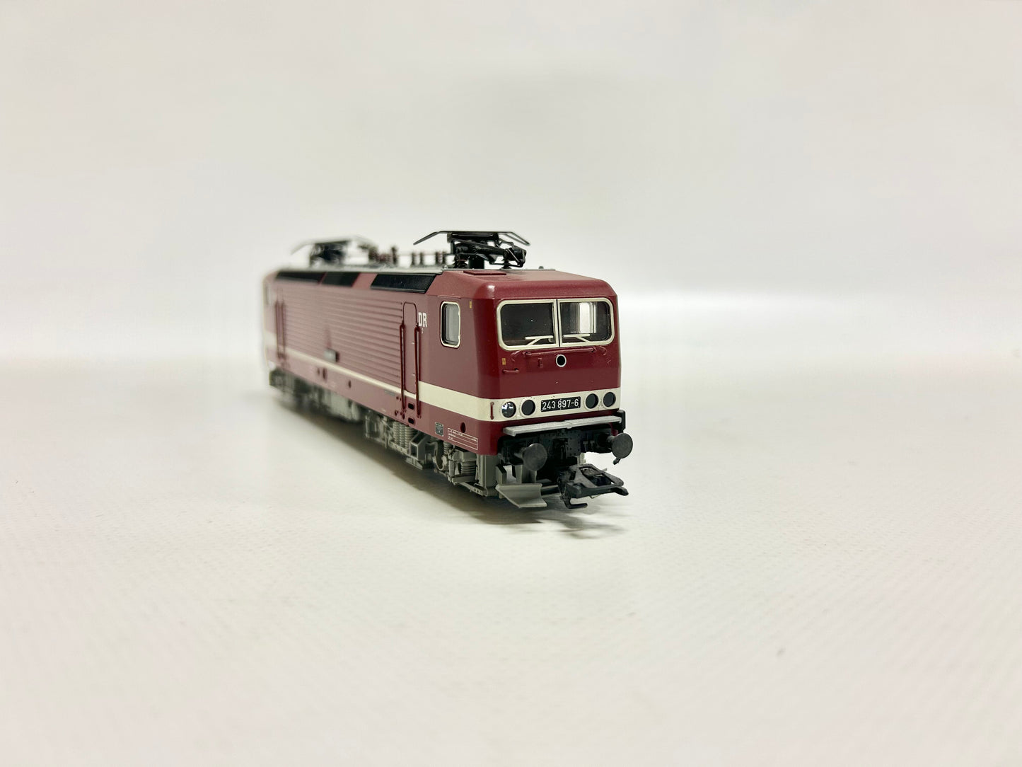 Märklin 3443 Br 243 electric locomotive DR H0