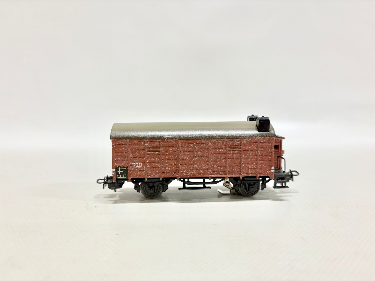 Märklin 320S Gedeckter Güterwagen mit Rücklicht AC H0