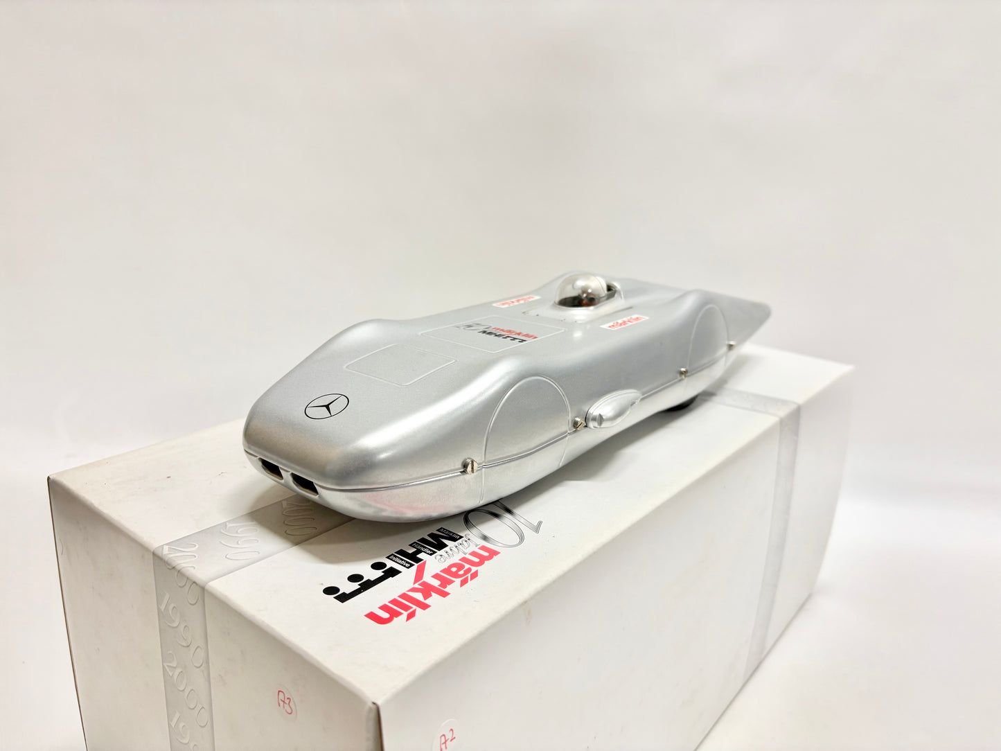 Märklin Silberpfeil Mercedes-Benz Rekordwagen 1938 10 Jahre MHI mit Uhrwerk-Antrieb